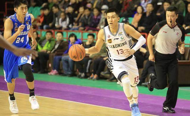 嘴上说不想身体却很诚实郭艾伦蛋糕依旧玩的溜!_贺天举_生日_辽宁男篮