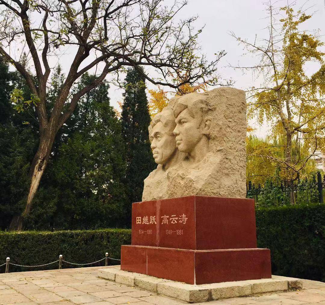 北京龙潭公园,除了秋色,冬景,还有叶红柳绿春色满园的皇家园林