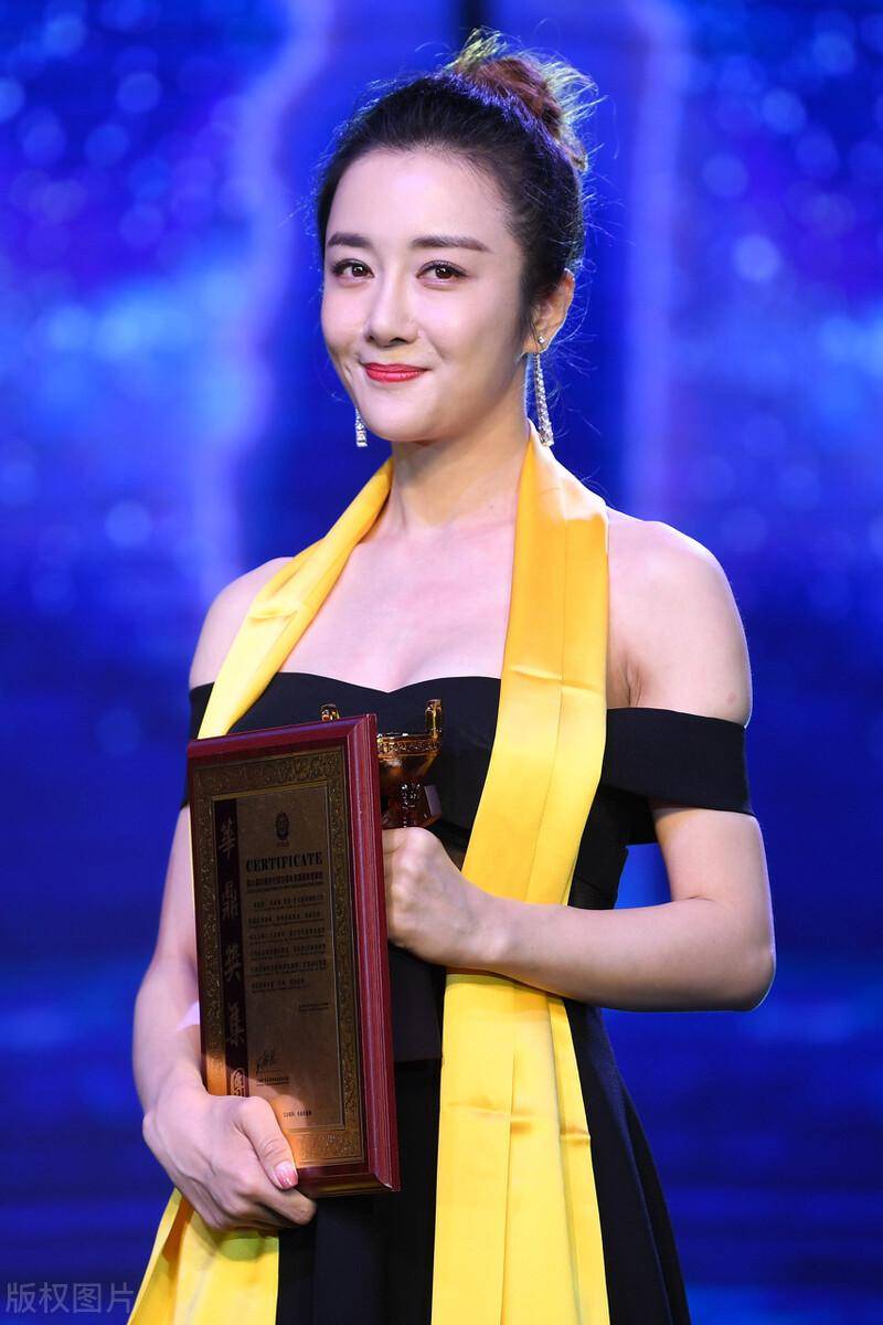 39岁的李依晓现在状态绝佳,我们祝女神李依晓越来越美丽,生活幸福,开