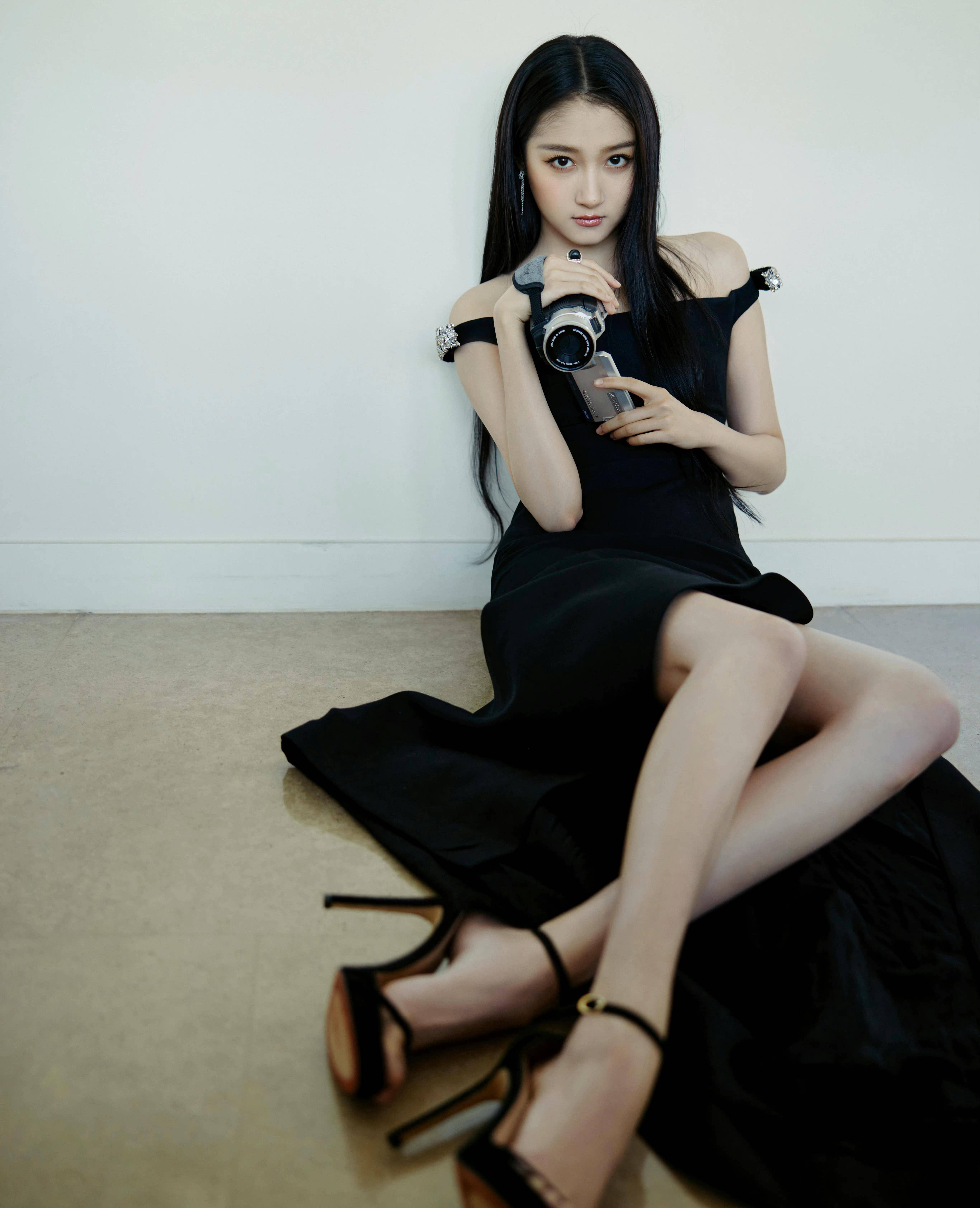 "国民闺女""京圈格格"- 关晓彤_客官_被称为_许元