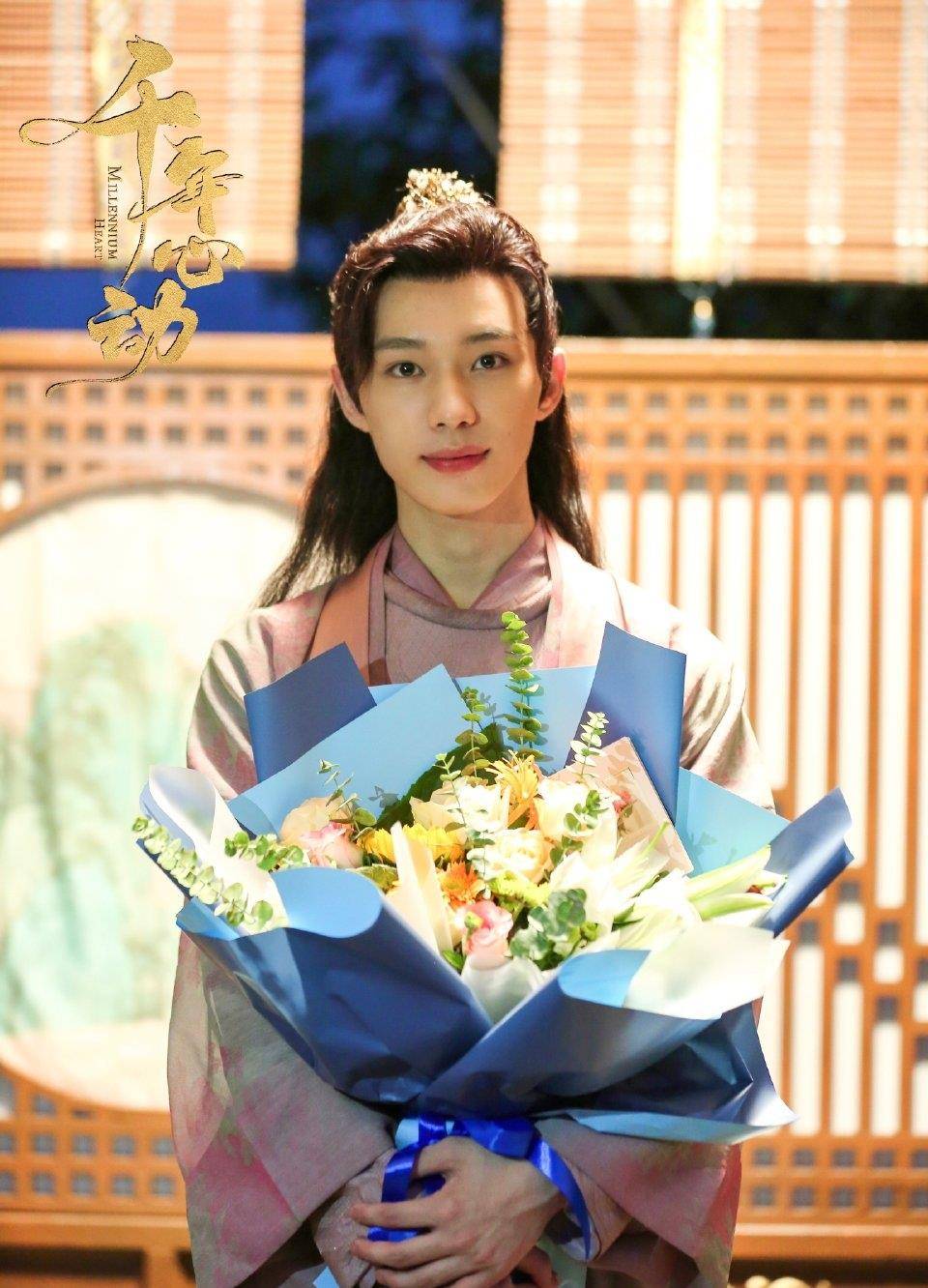 网剧《千年心动》杀青,邓超元首披古装,期待邓超元古装造型!