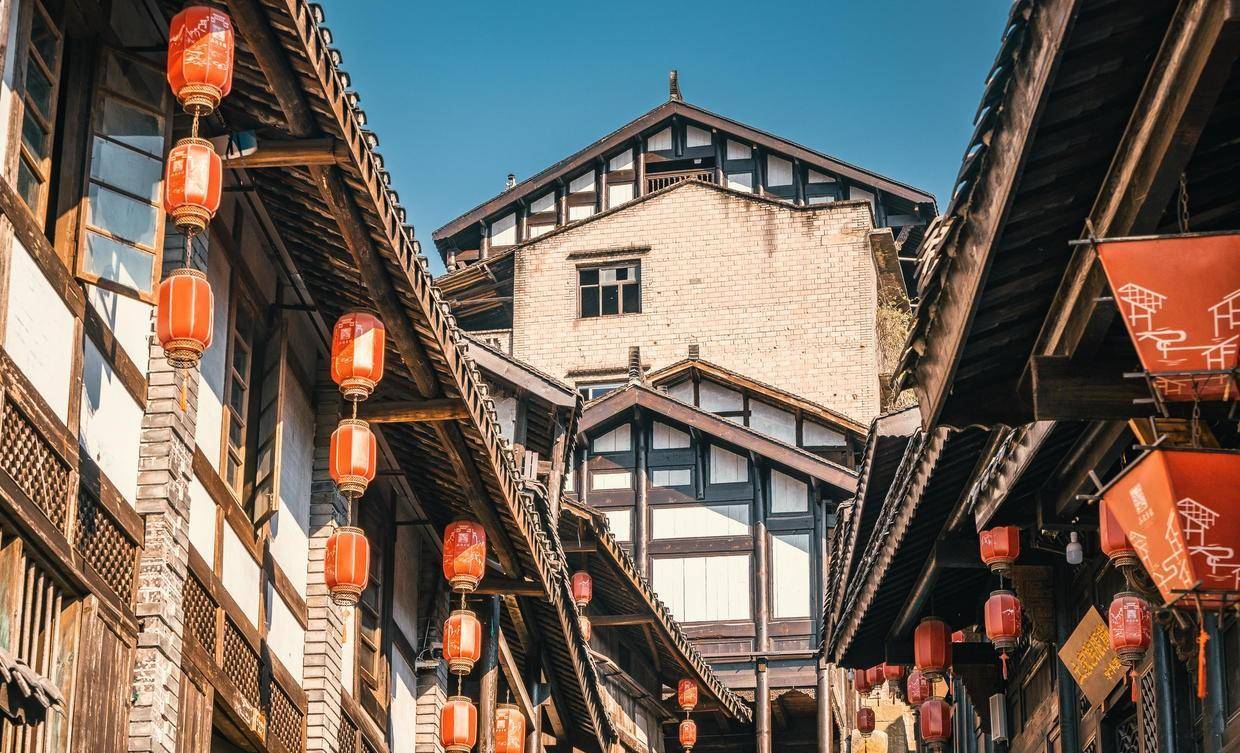 登云梯长街,观长江日暮,新旧之间的石柱西沱古镇让人心生感慨_西沱镇