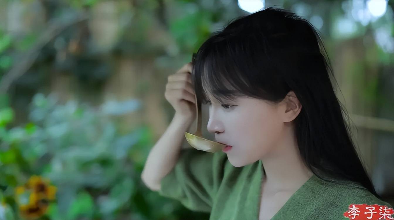 李子柒:14岁出门打工,当过厂妹打过dj,5年赚了20亿_视频_杭州_奶奶