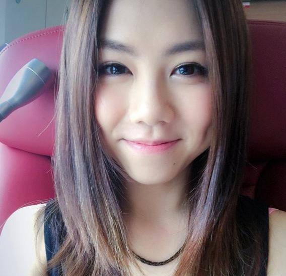 邓紫棋解说台上打瞌睡,换个人会被骂惨了吧?_视频_邓超_邓同学