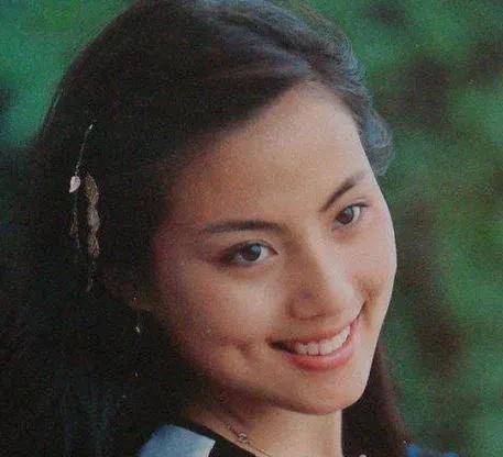 乐韵为渣男自毁前程,28岁跳楼轻生,亲妈却拒绝收尸_罗烈_母亲_香港