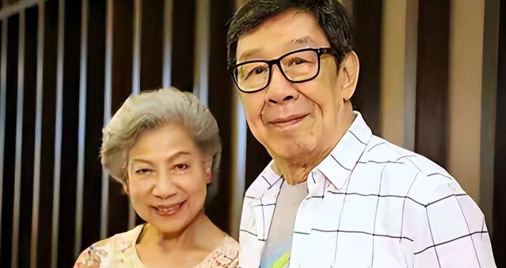 "裘千仞"罗兰安排后事,独自去医院,无后,收古天乐为干儿子_时间_父亲