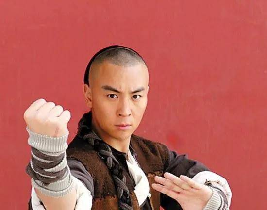 此后,他参演的电视剧电影都一部不如一部,投进浩如烟海作品当中都没有