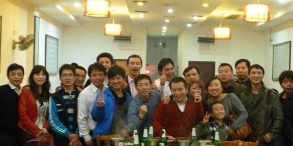 重温旧梦，梦见一群同学商量同学聚会的事