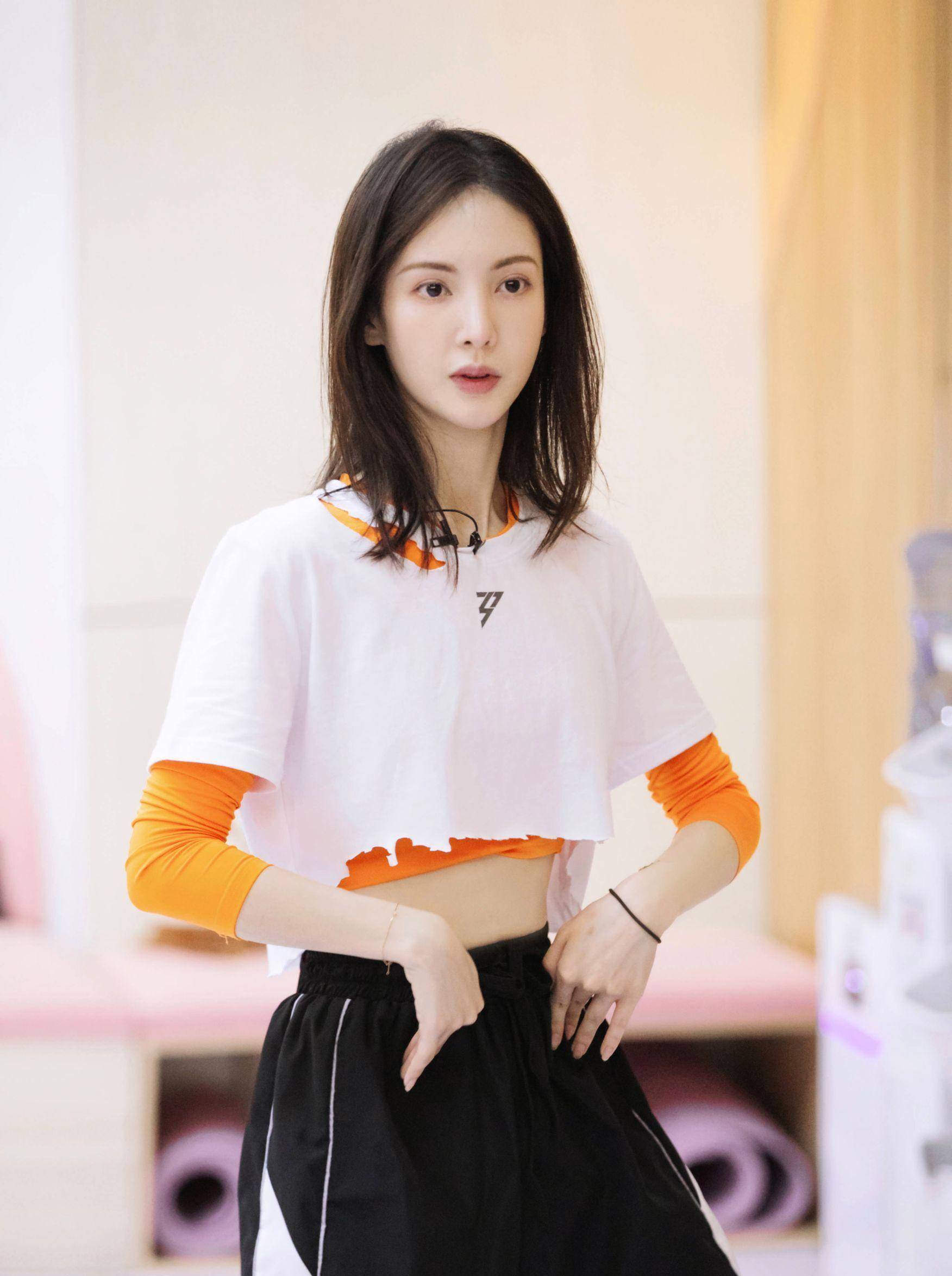 "浪姐"金晨:一个被恋情掩盖光芒的姐姐_实力_孟佳_绯闻