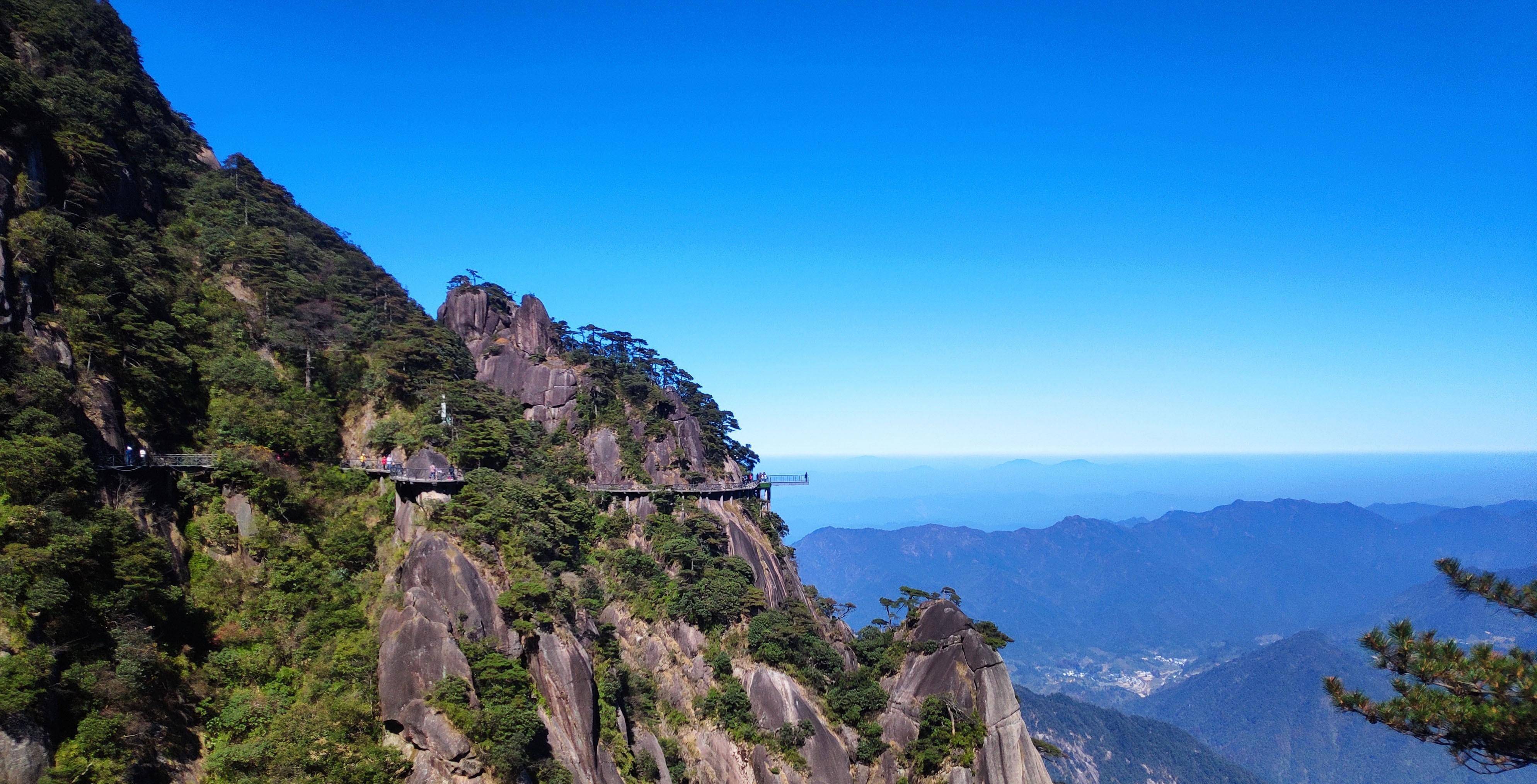 走进三清山,千峰竞秀,万壑奔流,风景壮美奇秀_景区_巨蟒_景点