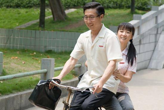 《王贵与安娜》两个截然不同的人,如何走到最后的?_妈妈_磨合_儿子