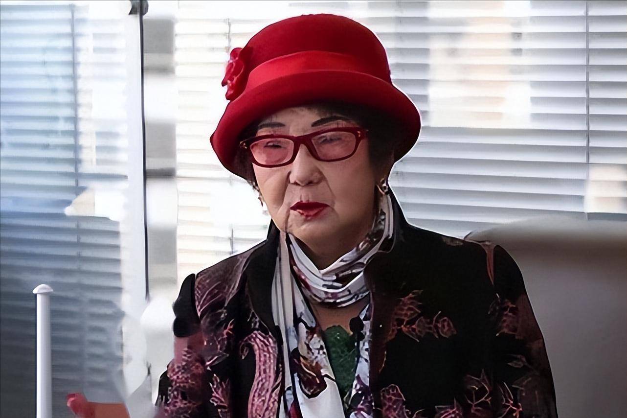 70岁老太出狱后,再创业成千万富翁, 背后还另有隐情_吴胜明_张思源