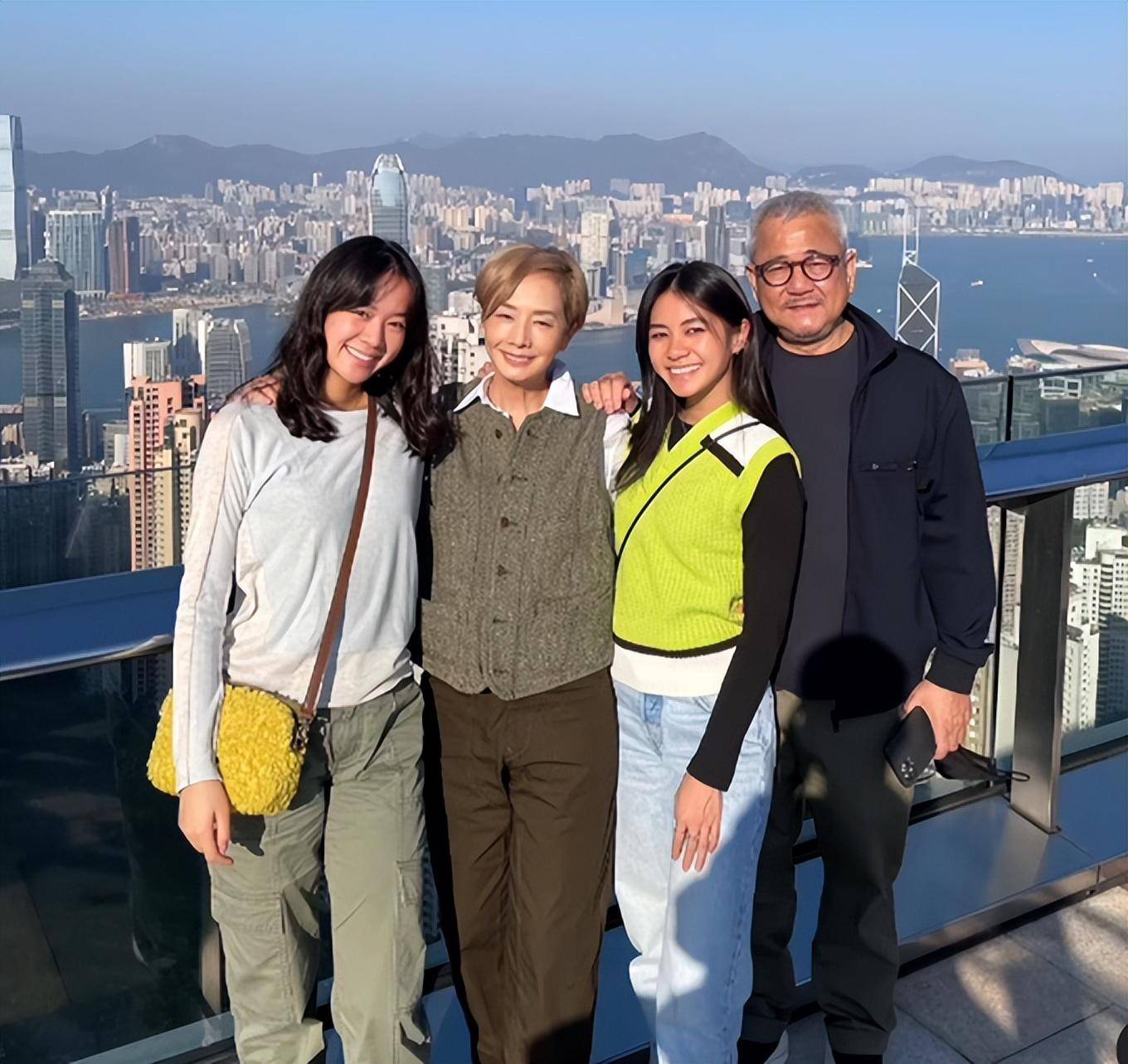 准女婿首露面长相斯文,与大女儿已有结婚计划_张国荣_丈夫_区丁平