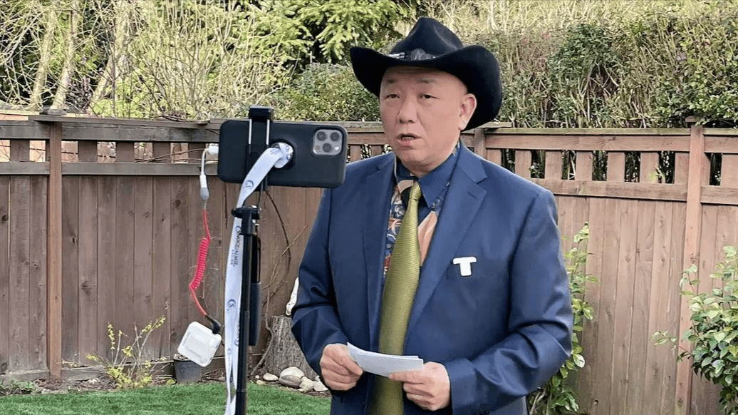 北美崔哥向网友公开道歉,曾在节目中悼念安倍晋三_中国_一个人_立场