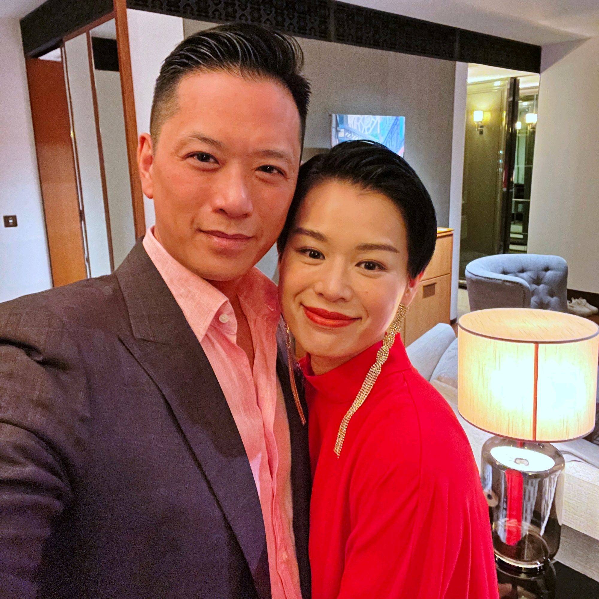 胡杏儿李乘德晒结婚照,庆祝结婚7周年,陈法蓉发文表示恭喜_承德_婚姻
