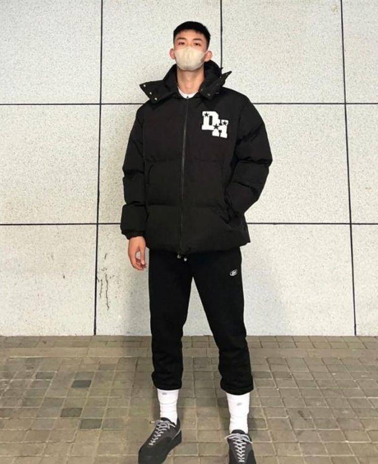 体育生带火的"少林寺穿搭":卫裤扎袜配球鞋,正在席卷时尚圈_袜子_男生