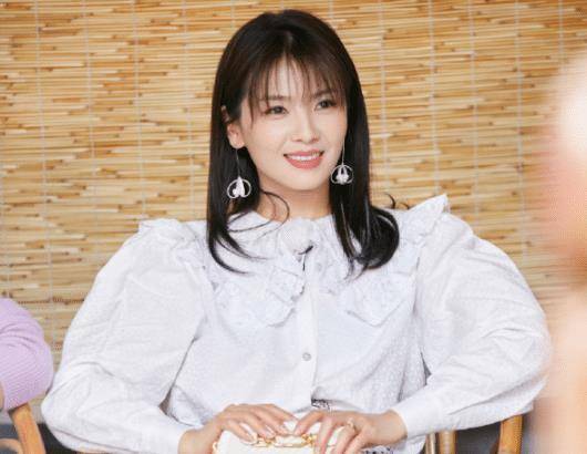 《妻子》:刘涛刚入行拍古装剧遇导演侮辱,蒋勤勤揭前男友pua套路_职场