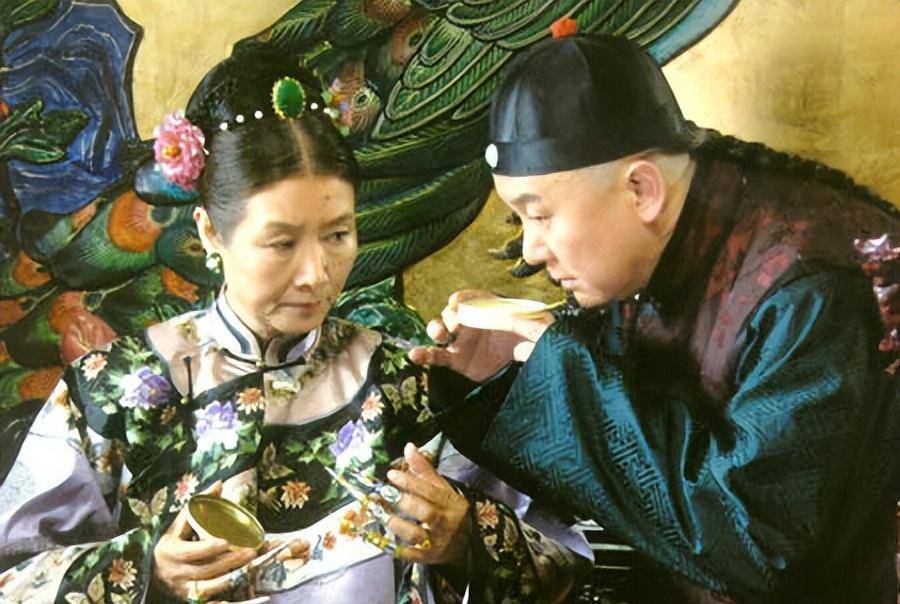 德龄公主回忆录:慈禧亲手教我做茶叶蛋,我教光绪弹钢琴!