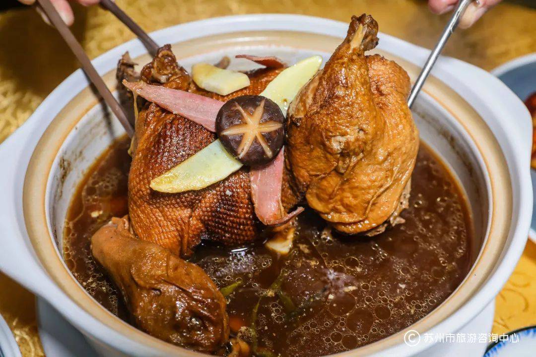 慢火悟出好滋味,苏州特色船菜母油船鸭,船菜上岸,满口生香!