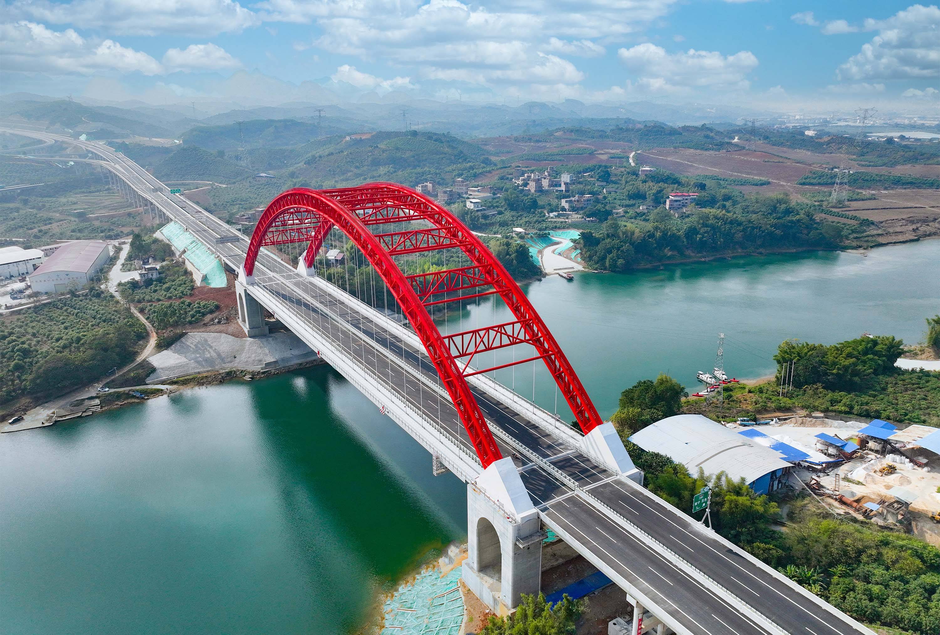 广西两条高速公路建成通车 广西交投投建_建设_巴马_平果