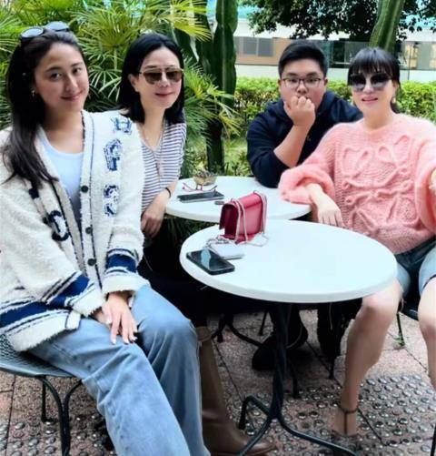 吕良伟儿子庆20岁生日,和甄子丹女儿青梅竹马,曾花了6位数瘦身_吕善扬