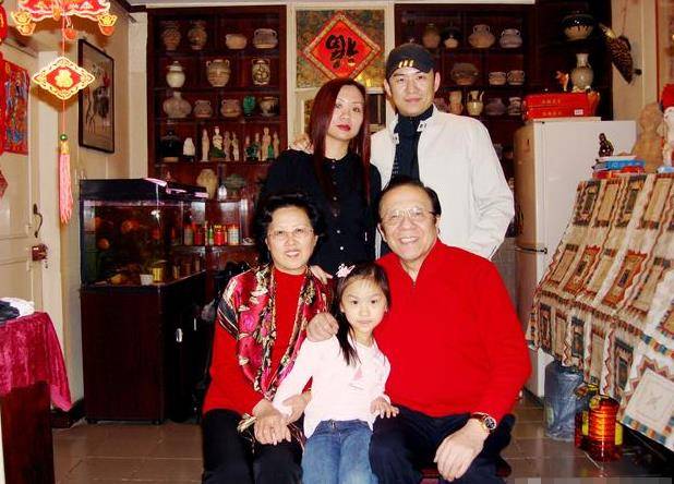 歌唱家杨洪基,儿子只是中专学历,却仍是他的骄傲_杨欧_父亲_孩子