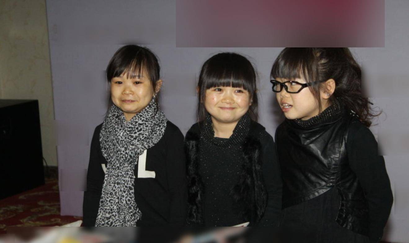 19年成都袖珍女杨萍结婚,32岁长着10岁童颜,婚后不能生孩子_父母_身高