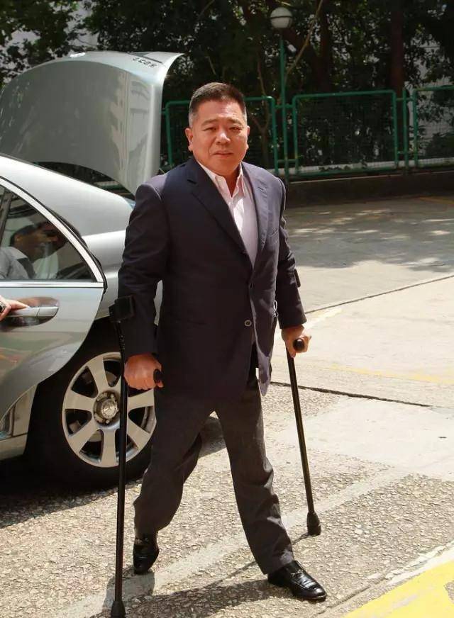 大众眼里又丑又残,但是他却是女神最终选择的归宿_弟弟_中国香港_马廷