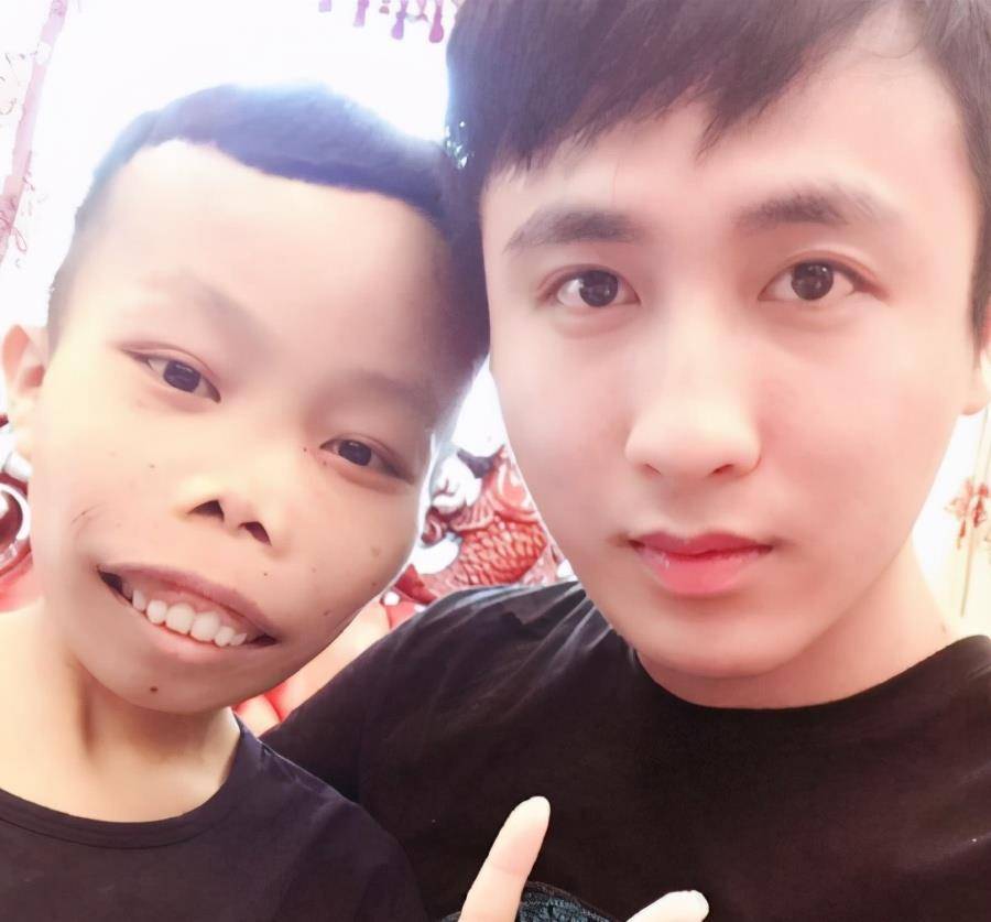 暗讽辛巴,又与黄圣依老公撕破脸,散打哥为给儿子办满月太拼了?