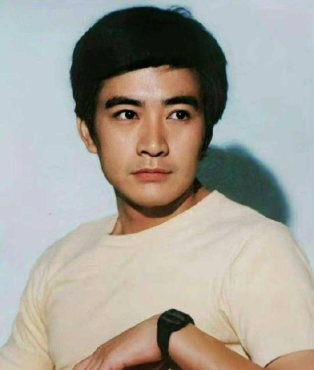 80年代男演员周里京:妻子被杀后事业停滞,沉寂多年后现状如何_向南