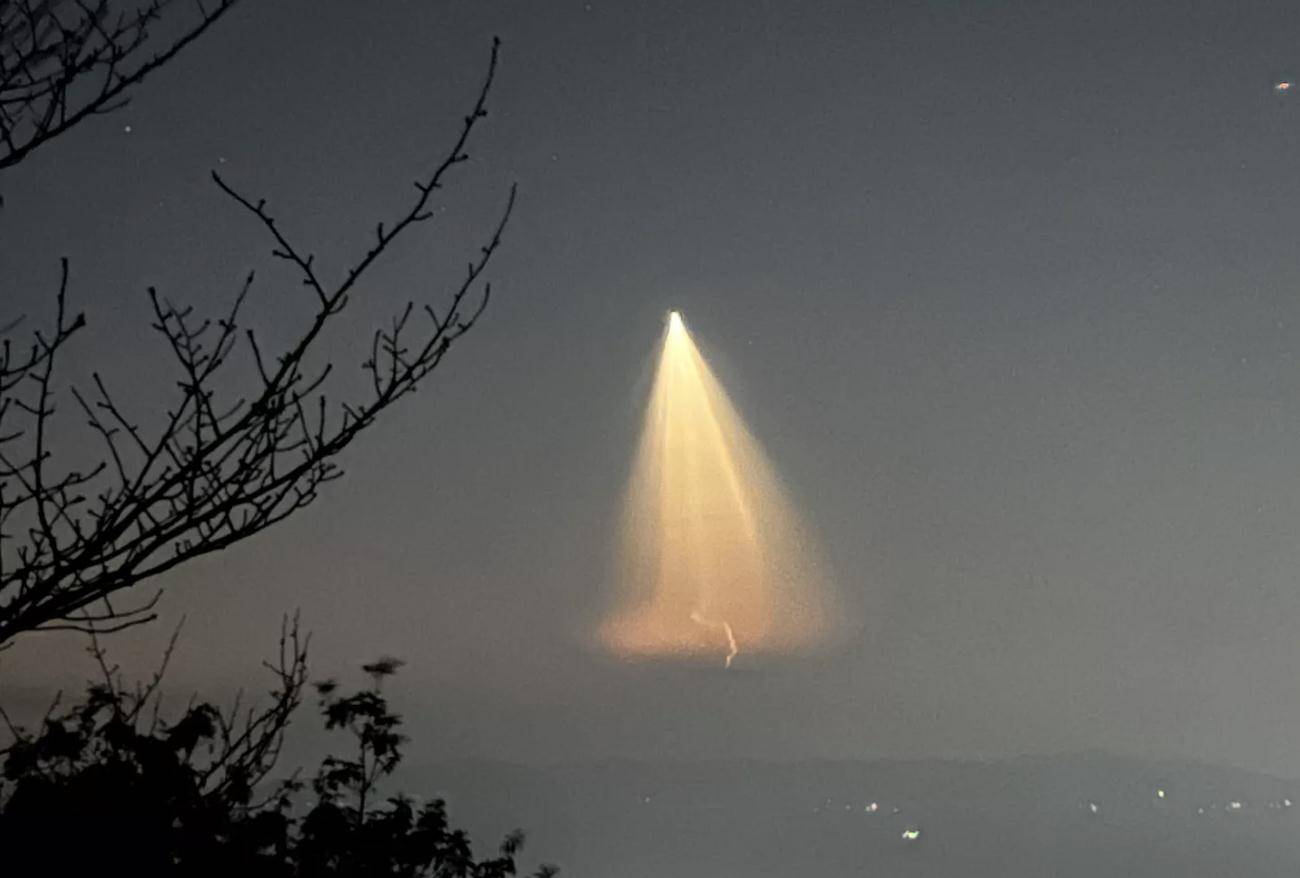 辽宁吉林多地现不明飞行物 仿佛飞船召唤