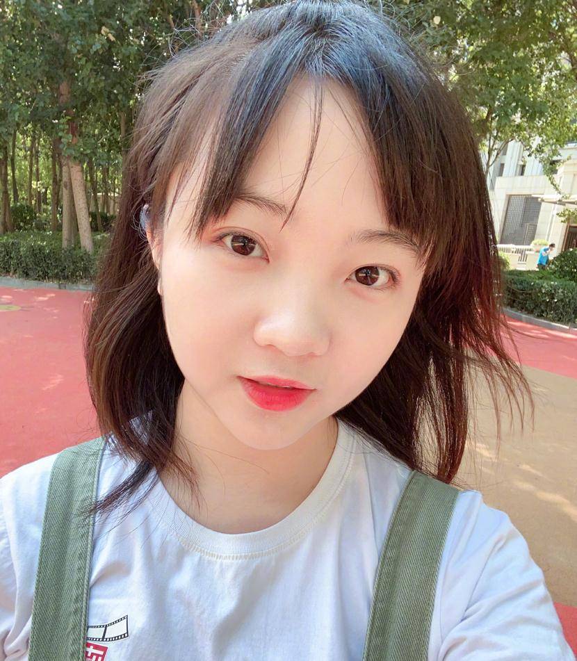 林妙可 林妙可长大成熟了很多，给大家分享化妆过程，像个小大人_效果_气垫_睫毛