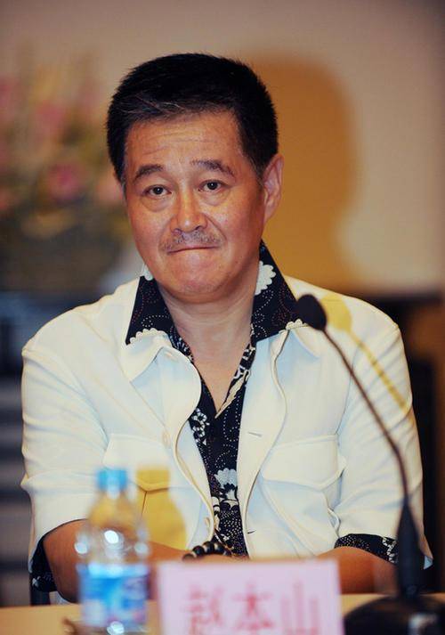 名字也像高仿赵本山靠模仿年入百万,如今成这样_赵本水_舞台_小林