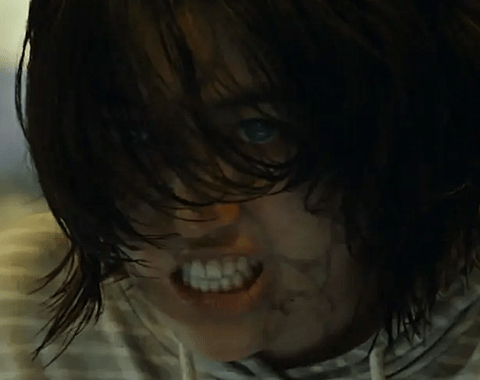 釜山行:丧尸母体感染袭击人时,为何棒球运动员不阻止?