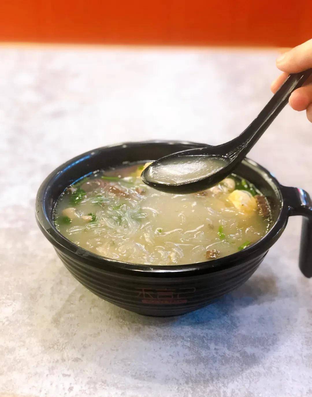 茂业天地新开的生煎包皮酥肉嫩口口爆汁