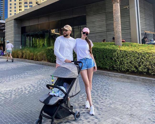 哈萨克天使容貌排球美女萨宾娜,人在迪拜报平安,晒老公儿子美照_国家