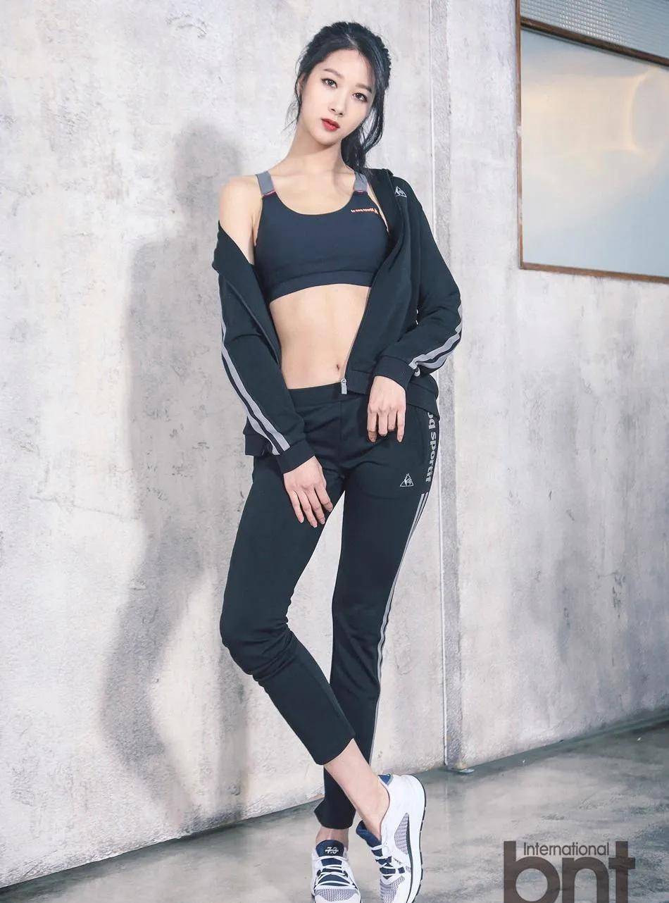 国外女星朴敏荷,颜值出众,美腿秒杀林允儿_身材_muses_nine