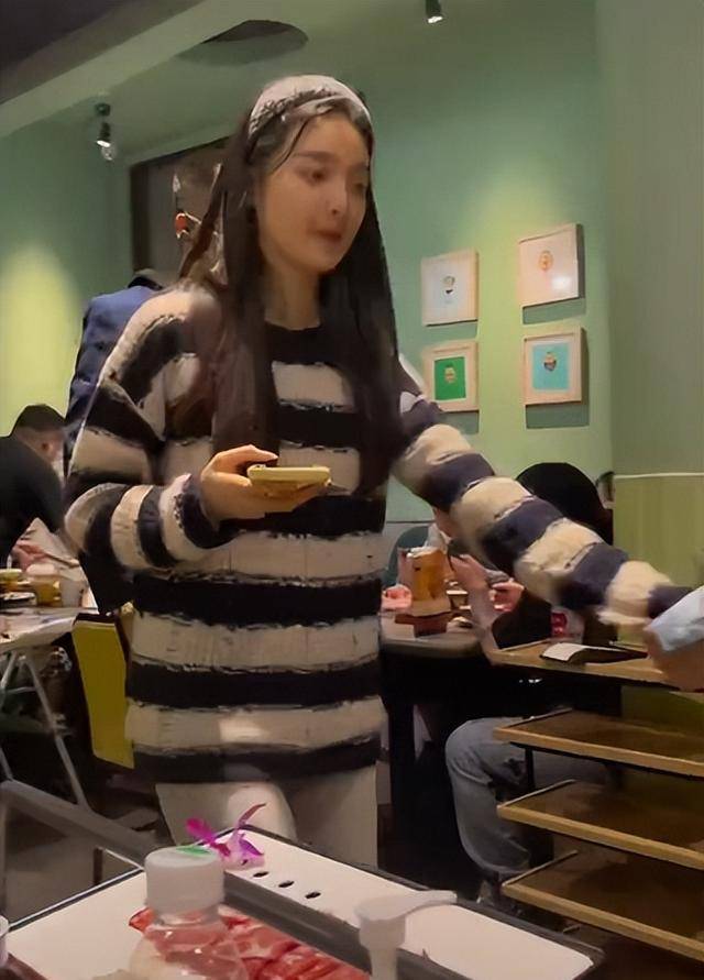 王思聪新女友正脸曝光,疑似网红潘雨润,两人携手现身三亚,超恩爱_网友