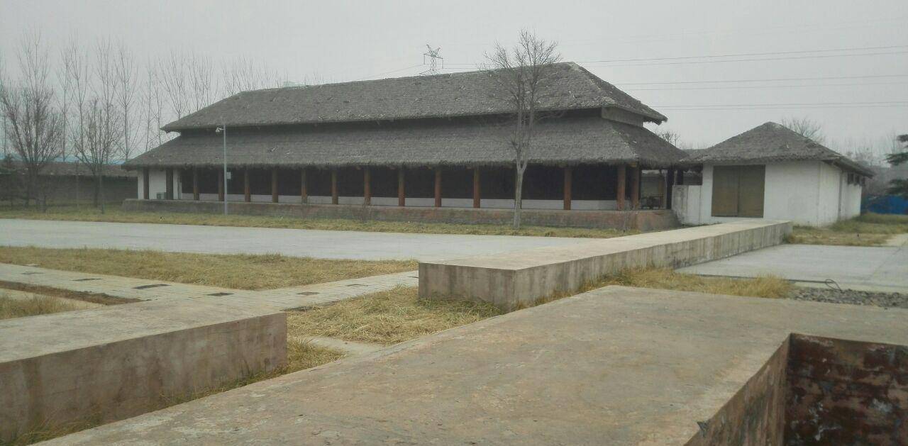 二里岗文化最早是在郑州二里岗遗址发现的,之后在郑州商城的基础上