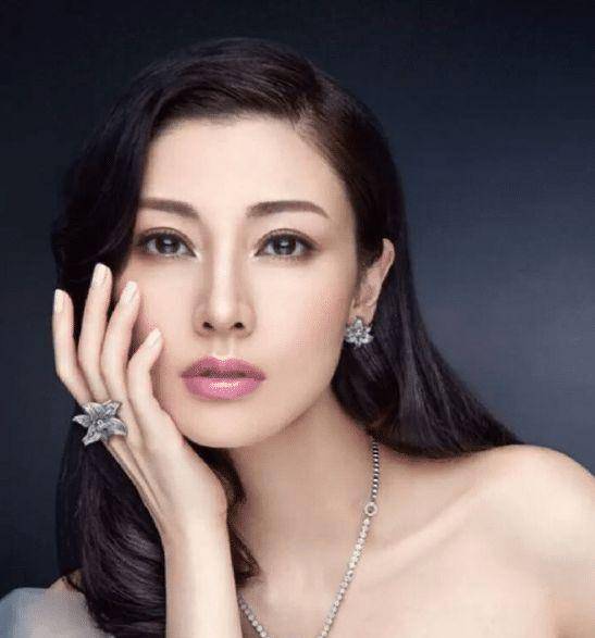 年轻时演公主,老了之后演贵妃,李嘉欣复出荧幕还是有底气_杨贵妃_豪门