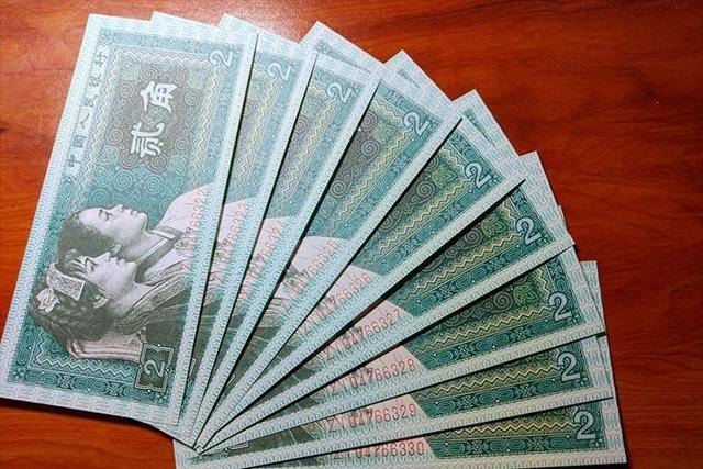 原创
            黄其萍和苏春熙，同是80年贰角人民币原型，二者人生皆不同1