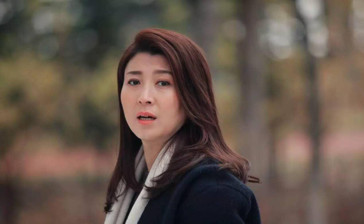 闫学晶51岁生日排场大!