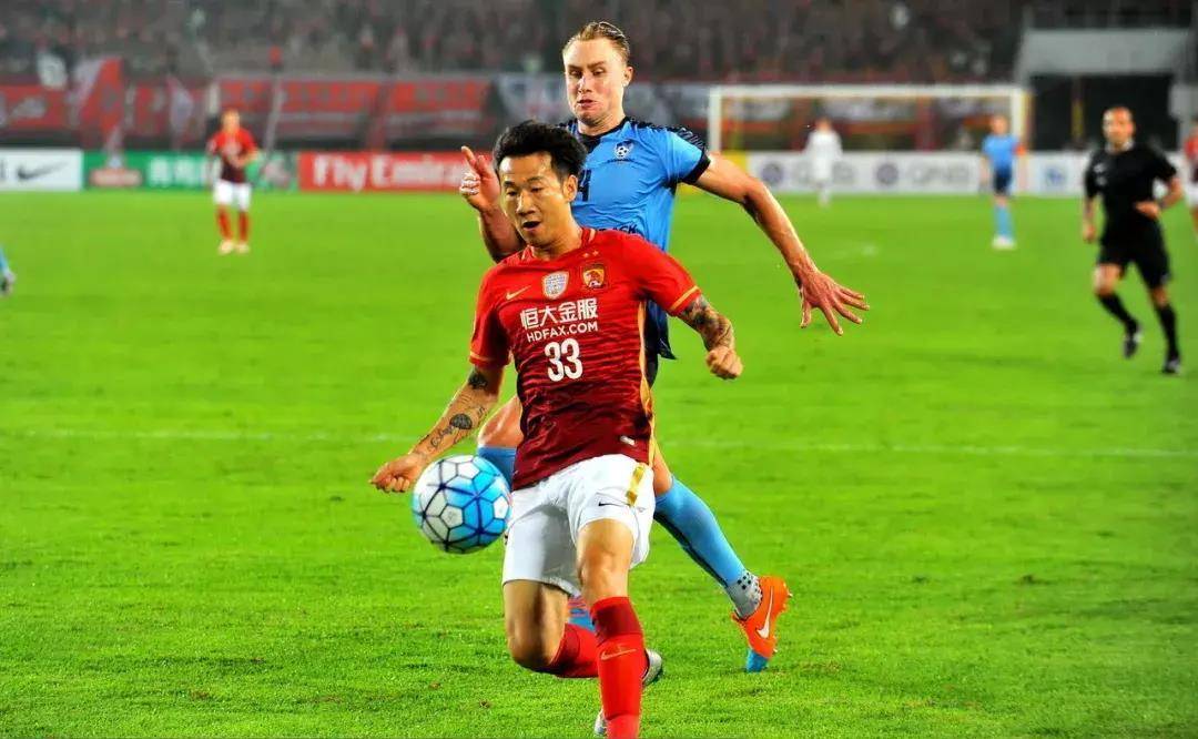 三场三球的荣昊成中超红人,33岁的他拥有多彩人生,独特气质与天津很"