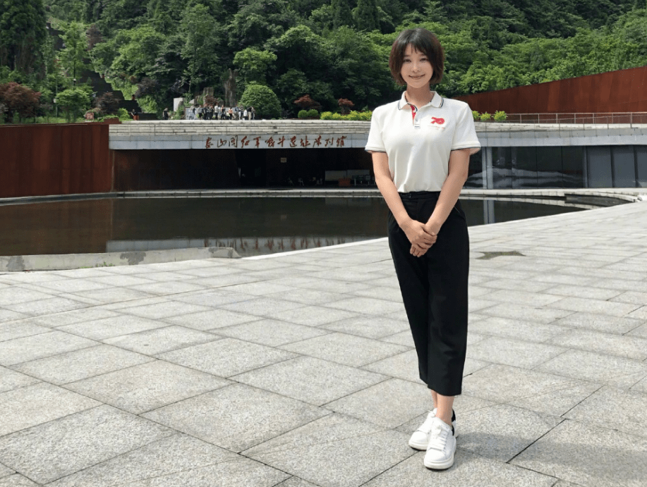 被曝"加入秦岚",电视最美女主持,她太敢了_胡蝶_陆川_新闻