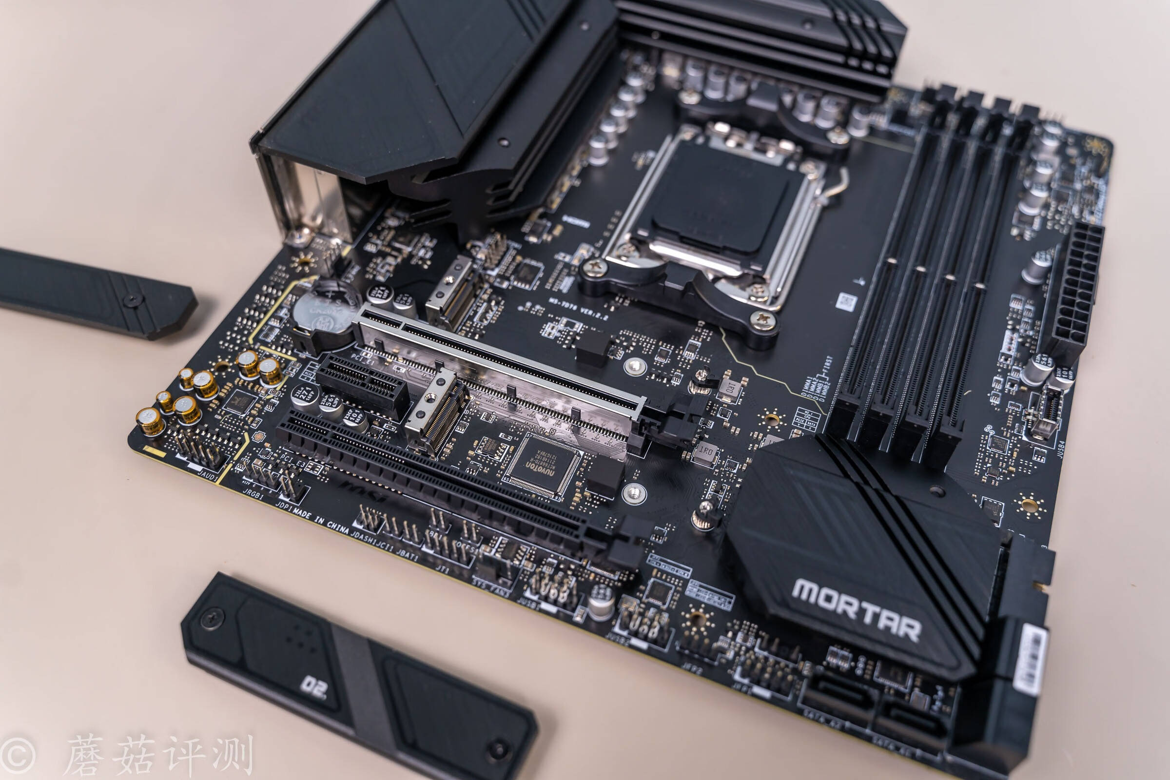 用料细节出色,小钢炮主板,微星b650m迫击炮wifi主板 拆解评测_供电