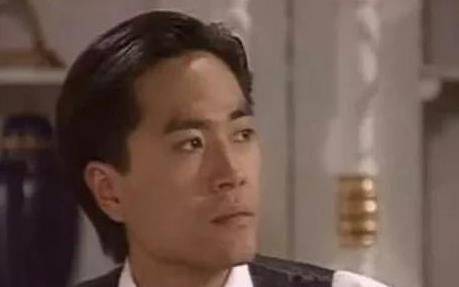 后来陈庭威在内地娱乐圈已经接不到什么资源,就选择