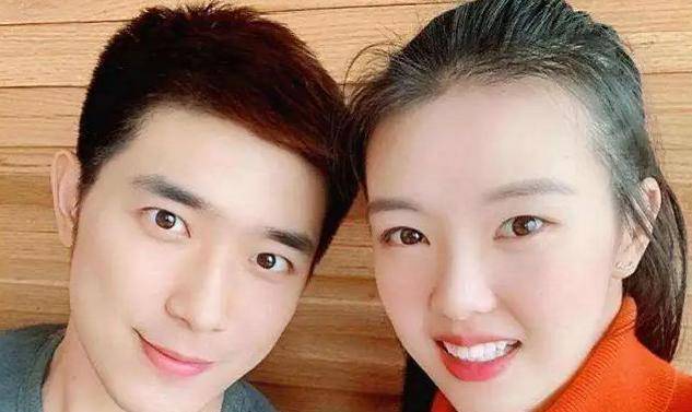 张常宁和未婚夫吴冠希游公园戒指抢镜,没去迪士尼获赞_江苏_中国_恐龙