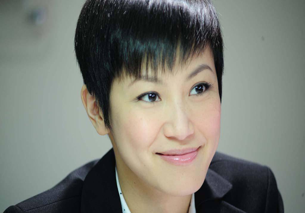 明星恩爱新闻_盘点九位公开出柜同性恋的娱乐圈明星.