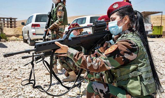 库尔德女兵阵亡肢解图片