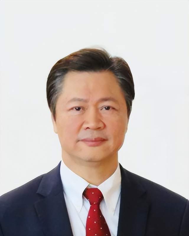 嫁64岁教授难掩幸福,节目中秀婚戒太甜蜜_周玉琴_赖岳谦_工作